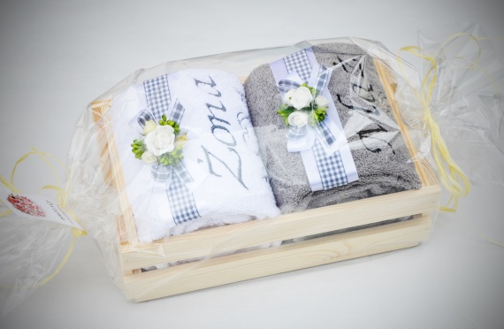 Ręczniki w nowoczesnych kolorach - prezent na ślub: Mąż, Żona