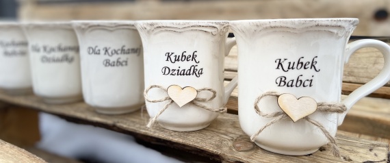 Prezent dla Babci - elegancki zestaw Porcelanowy Kubek Herbata Przybory na Dzień Babci