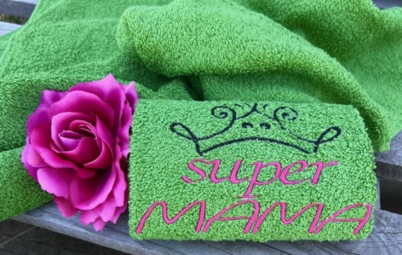 Prezent dla Mamy - domowe SPA - ręcznik, maseczki lusterko - doskonały na imieniny, urodziny, Dzień Matki