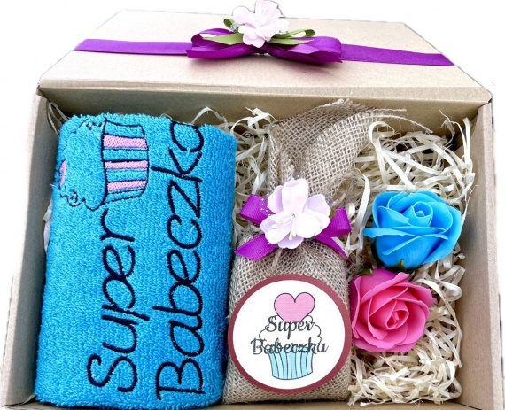 Super fajny box prezentowy dla Super Babeczki - prezent na Dzień Kobiet dla współpracownic