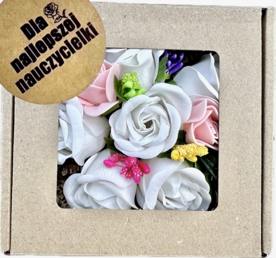 Prezent dla Nauczycielek Nauczycieli Mydlany Bukiet Róże FlowerBox Mydlany