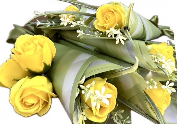 Dzień kobiet kwiat mydlany mydlana róża dla pracownic nauczycielek koleżanek