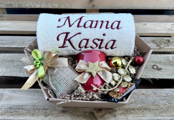 Prezent na Święta dla Przyjaciółki Koleżanki Kosz Ręcznik Kubek Herbata