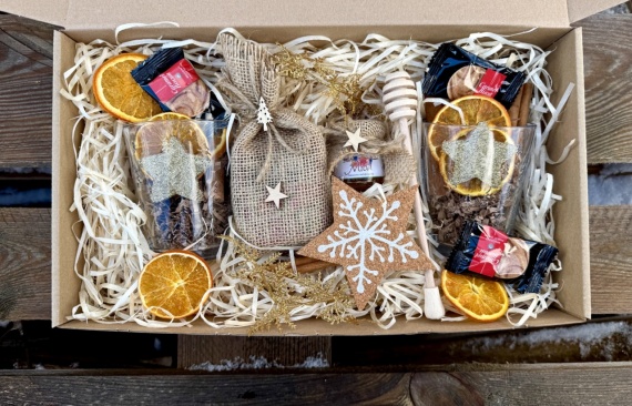 Prezent na Święta Ładny Świąteczny Zestaw Prezentowy pod Choinkę Kubki Miód