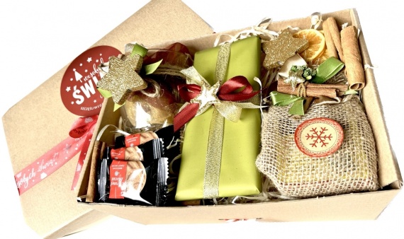 Świąteczny ZESTAW Prezent na Święta Mikołajki dla każdego Box Kosz