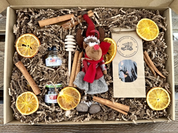 Śliczny Prezent na Święta Zestaw Prezentowy pod Choinkę Herbata Miód Renifer