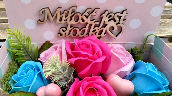 MEGA FAJNY Prezent na Walentynki Bukiet Mydlany Flower Box Mydlane Róże