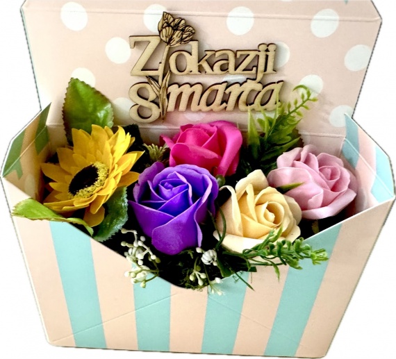 Miły Prezent na Dzień Kobiet Bukiet Mydlany Flower Box Mydlane Róże Kwiaty