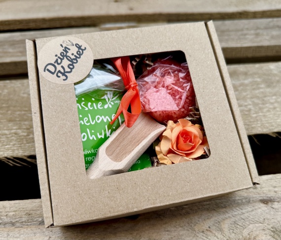 Upominek Prezent na Dzień Kobiet Box Kosz Prezentowy Zestaw SPA Maseczka