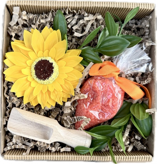 Elegancki Prezent na Dzień Kobiet Box Prezentowy SPA Kwiaty Mydlane Sól