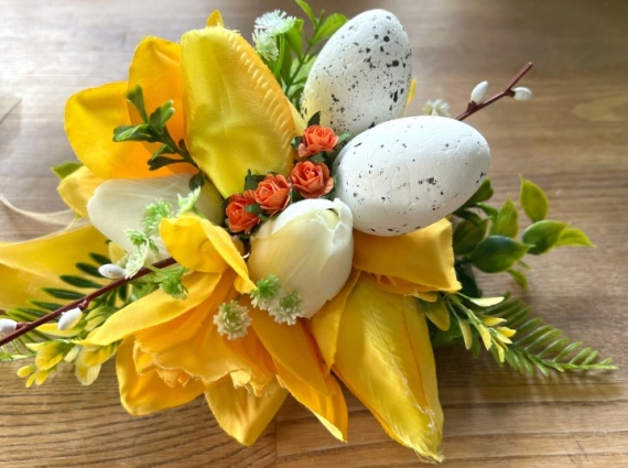 Wiosenny Koszyk do święconki Wielkanoc Stroik Wielkanocny Koszyczek tulipan