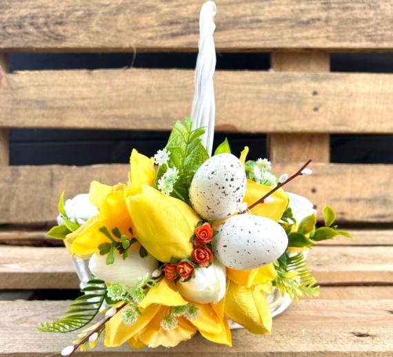 Wiosenny Koszyk do święconki Wielkanoc Stroik Wielkanocny Koszyczek tulipan