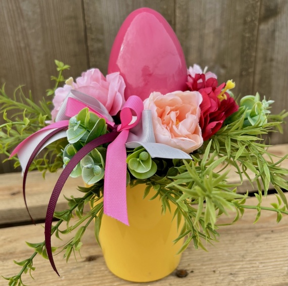 Uroczy Stroik Kwiatowy na Wielkanoc Dekoracja Stołu na Stół Duże Jajko