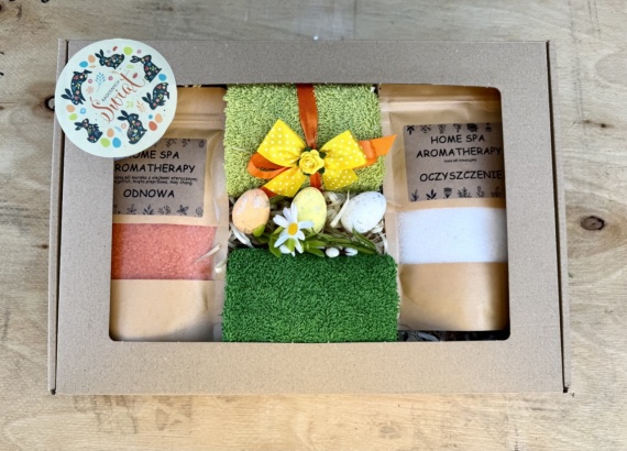 Fajny Prezent na Wielkanoc Zestaw Kosz BOX Prezentowy Kosmetyki Ręczniki