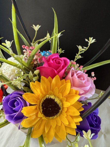 Oryginalny Piękny Prezent dla Mamy na Dzień Matki Mydlany Bukiet Flower Box