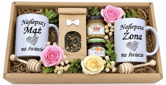 Prezent na Ślub Wesele Kosz Prezentowy Kubki Kwiaty Mydlane dla Młodej 