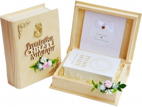 Elegancki prezent na chrzest - Pismo Św. Biblia w drewnianej szkatule